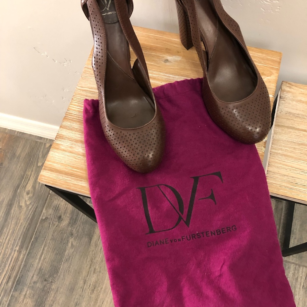 Diane Von Furstenberg cut-out pumps